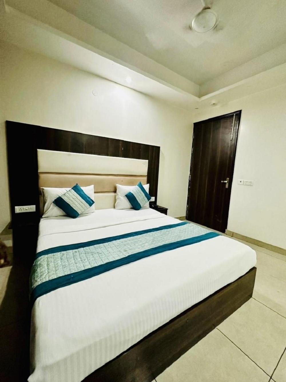 نيودلهي Hotel Sky Plaza المظهر الخارجي الصورة